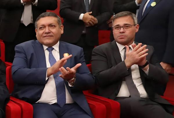Nunes Marques monta comissão e empodera André Mendonça no TSE