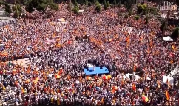 Espanhóis saem às ruas contra ‘máfia socialista’ e pela renúncia de Sanchez