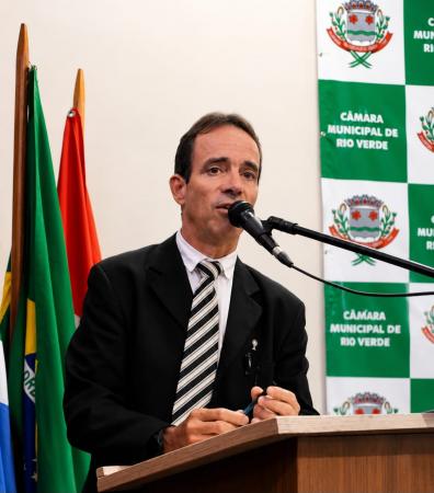 Vereador Flávio pede instalação de telão na praça durante os jogos da Copa 