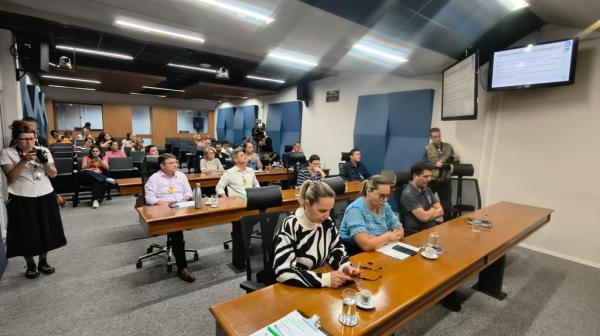 Prestação de contas mostra avanço da regionalização, obras estratégicas e saúde digital