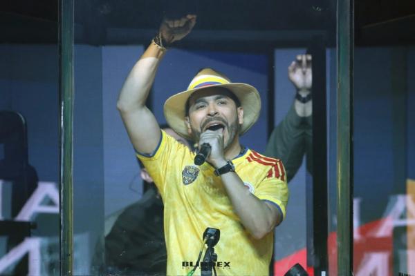 Candidato de direita a presidente da Colômbia cresce na disputa