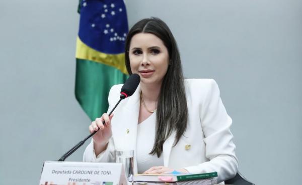 Oposição protocola Impeachmaço 2.0 contra ministros de Lula