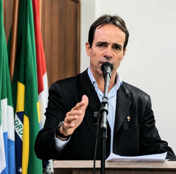 Flávio Brito pede melhorias no Estádio Municipal Cesário Balbino de Freitas 