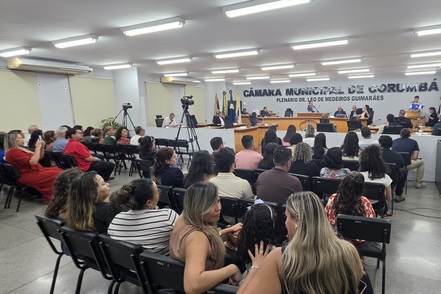 Câmara aprova projeto que reduz jornada de 30 horas para profissionais de enfermagem
