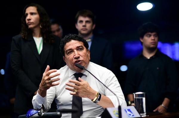 Magno Malta aciona CNJ para apurar conduta de juíza
