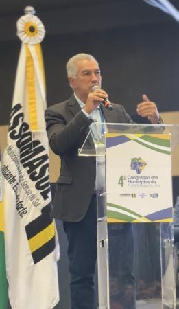 Reinaldo critica redução de recursos federais para os municípios