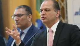 Ministro da Saúde passa mal em São Paulo e é levado para o Sírio-Libanês