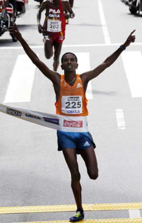Etíope  vence São Silvestre e Brasil é 11°