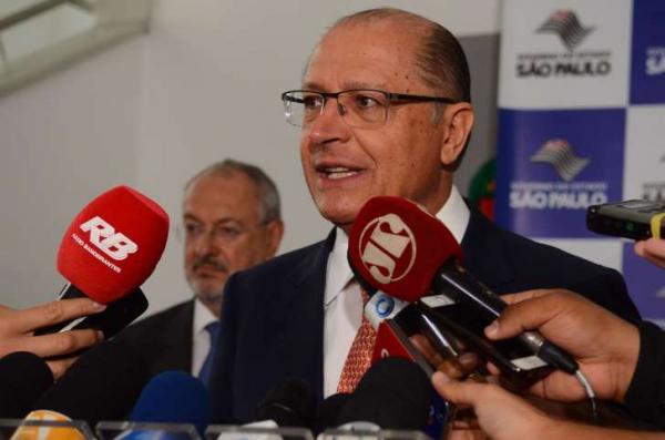 ‘Nenhum tem chance’, diz Alckmin sobre Lula e Bolsonaro