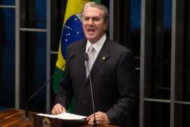 Collor anuncia pré-candidatura à Presidência da República 