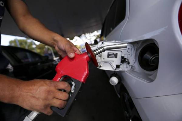 Gasolina sobe 8,1% em três meses seguidos de alta, diz ANP