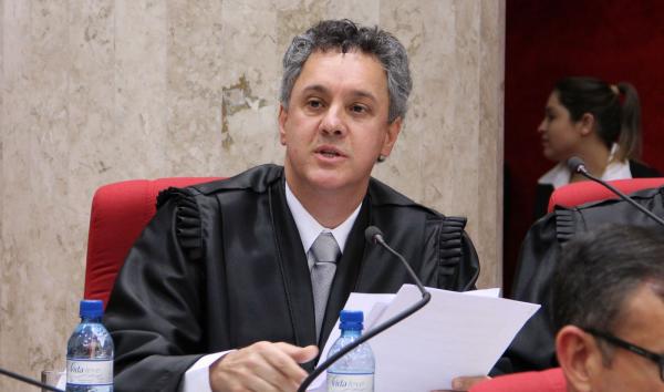 Relator confirma condenação de Lula e vota para aumentar pena