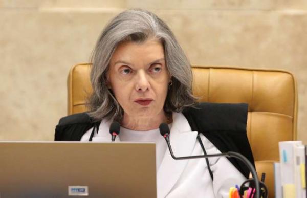Cármen Lúcia afirma que usar Lula para revisar prisão após 2ª instância é 