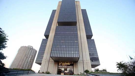 BC reduz taxa Selic para 6,75% e juro atinge novo piso histórico