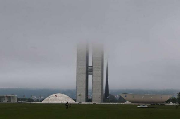 Partidos terão mais R$ 888 milhões de verba pública para campanha