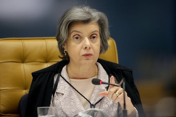 PT manobra para que STF tome decisão sem Cármen Lúcia