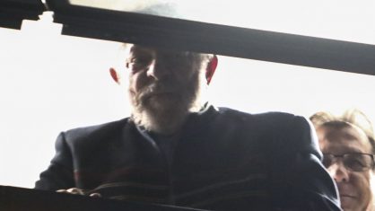 Se resistir, Lula pode ser algemado, dizem juristas