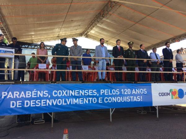 Desfile Cívico-Militar de 120 anos de Coxim reuniu autoridades e mais de 30 instituições