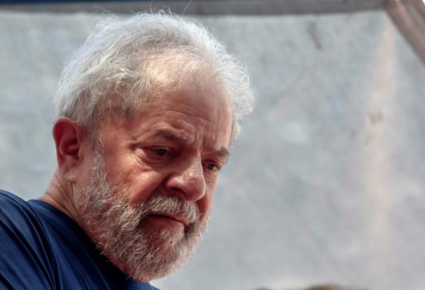 51% dos brasileiros consideram prisão de Lula justa, indica pesquisa