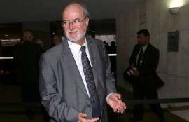 Eduardo Azeredo é considerado foragido pela Polícia Civil de Minas Gerais