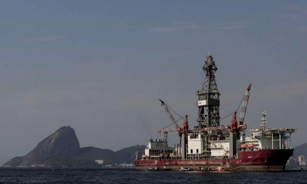 Petroleiros decidem entrar em greve na próxima quarta-feira