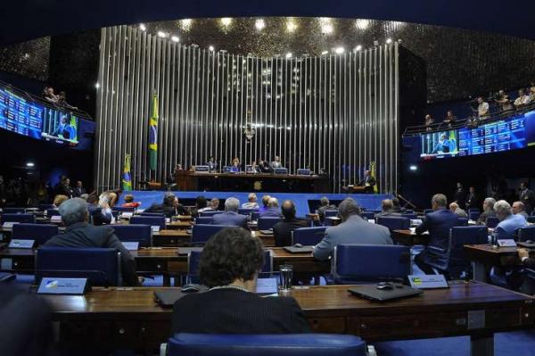 Senado aprova regime de urgência do projeto que zera PIS/Cofins do diesel