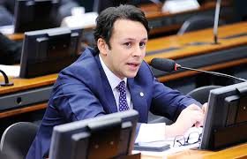 Câmara dos Deputados discute mais um imposto sobre combustíveis