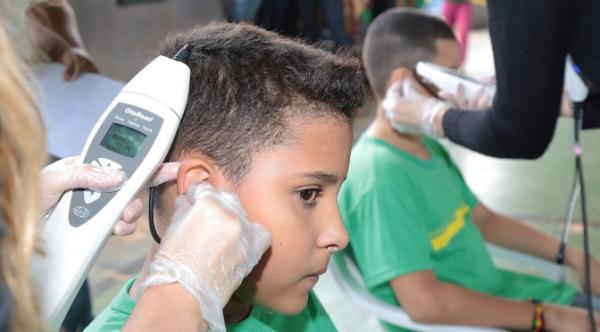 Caravana nas Escolas já identificou quase 5 mil alunos com alteração visual e/ou auditiva