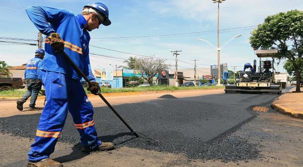 Governo assina contratos que ultrapassam R$ 5 milhões para recapear ruas de Paranaíba e Bandeirantes