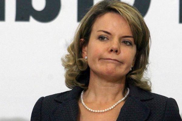 Gleisi ainda enfrenta denúncias e investigação na PF