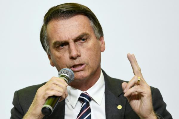 Bolsonaro afirma que participará de debates eleitorais