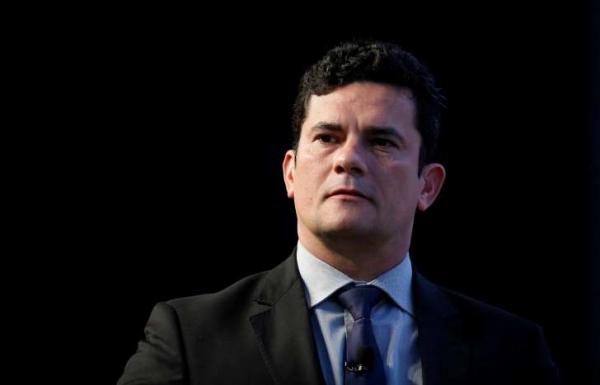 Moro decide que Dirceu deve ir à Curitiba para colocar tornozeleira