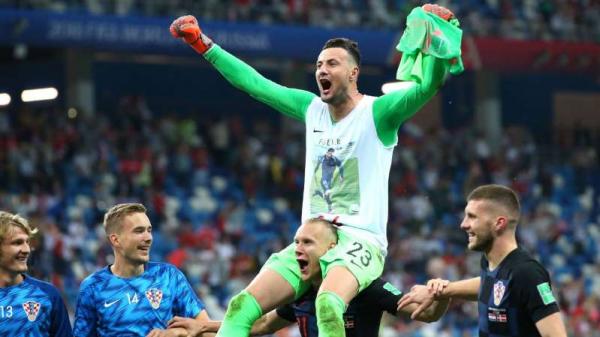 Copa: Goleiro-herói carrega 