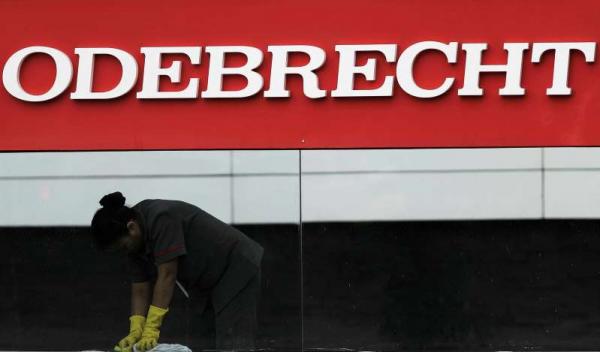 Vereador pede impeachment de Crivella por favorecimento a pastores