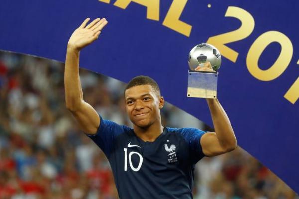 França goleia a Croácia e é bicampeã 20 anos após título em casa