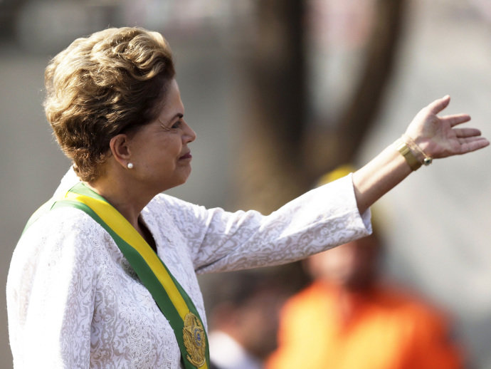 Dilma sanciona lei que aumenta tributo sobre lucro dos bancos