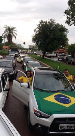 Apoiadores de Bolsonaro realizaram grande carreata no município