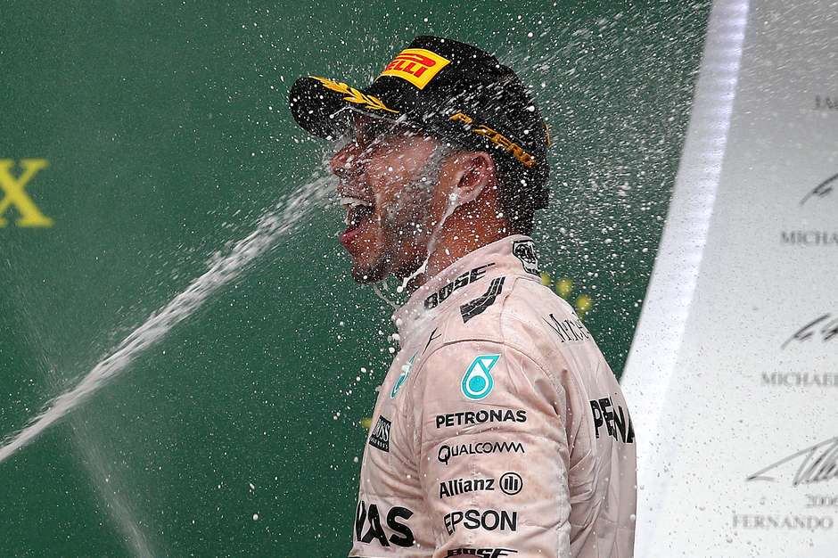 Hamilton vence nos EUA e iguala o ídolo Senna com 3º título Getty 