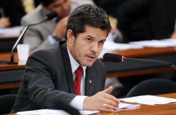 Líder do PSL diz que MP está ‘fazendo terrorismo’ com Flávio Bolsonaro