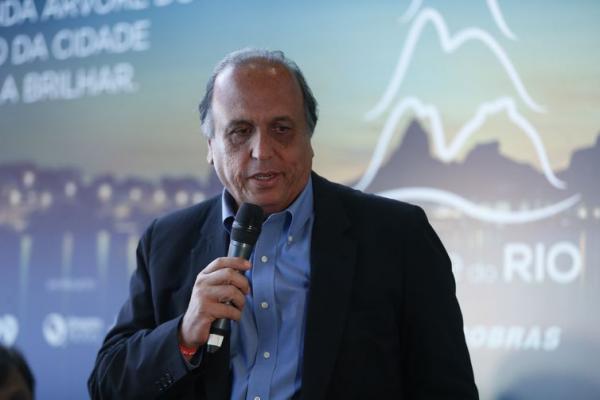 Justiça suspende direitos políticos de Pezão por cinco anos
