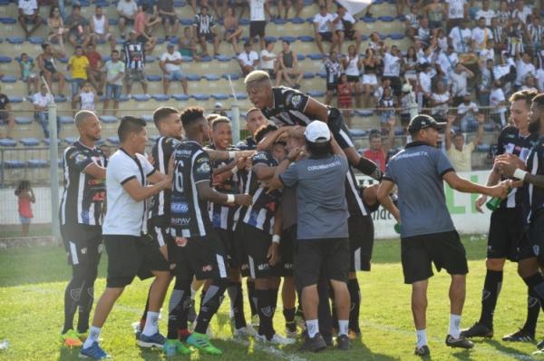Corumbaense “samba” em cima do Urso com três gols de Romarinho