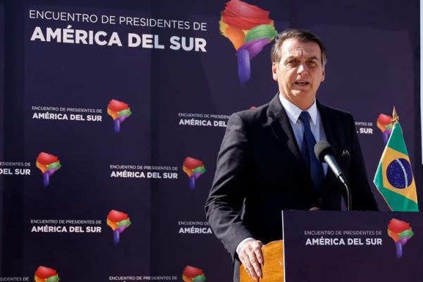 ‘Alguns não querem largar a velha política’, diz Bolsonaro sobre atritos