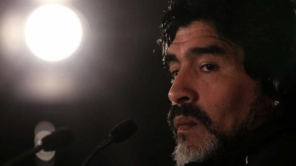 Filha de Maradona: 'Meu pai estava se drogando e a minha irmã entrou'