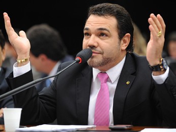 Marco Feliciano manda recado para Miriam Leitão