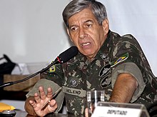 Reporter faz General Heleno se irritar durante entrevista (27/01/2019)